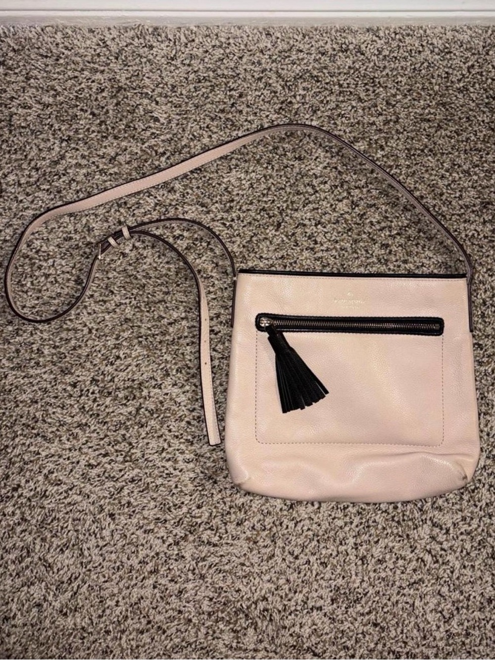 kate spade blush pink pebbled leather crossbody with black tassel - Picture 3 of 6